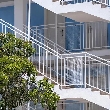 Отель Azurro 3*